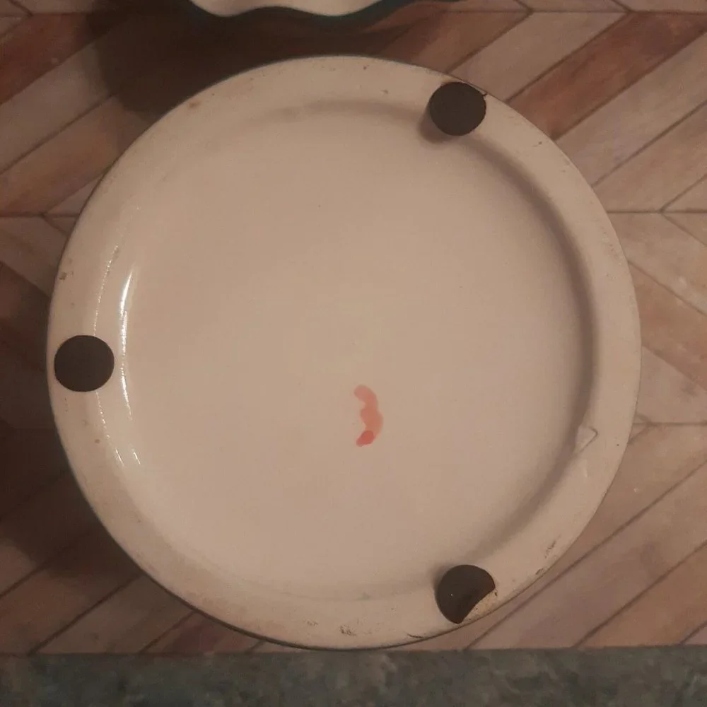 Unbranded italian pottery